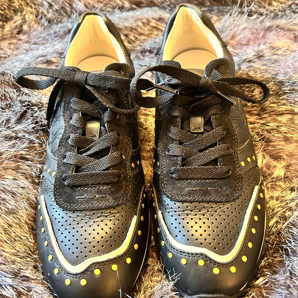 New Coach C118 Black and White Women's Sneakers with Rivets and Charms
